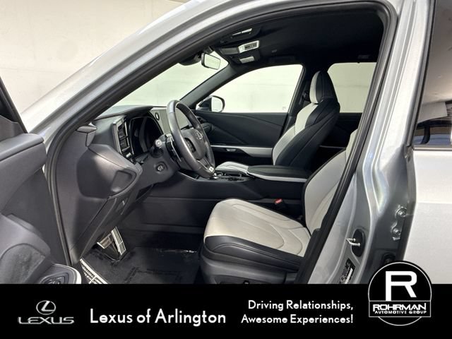 Certified 2025 Lexus TX 500h AWD w/ Technology Package image 4