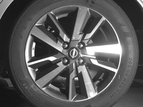 Used 2025 Nissan Versa SV image 14