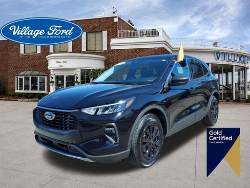 Used 2023 Ford Escape Active AWD/4WD image 1