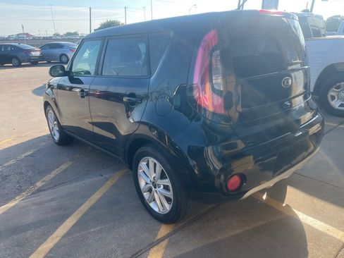 Used 2018 Kia Soul + FWD image 5