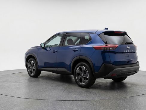 Used 2025 Nissan Rogue SV AWD/4WD image 6