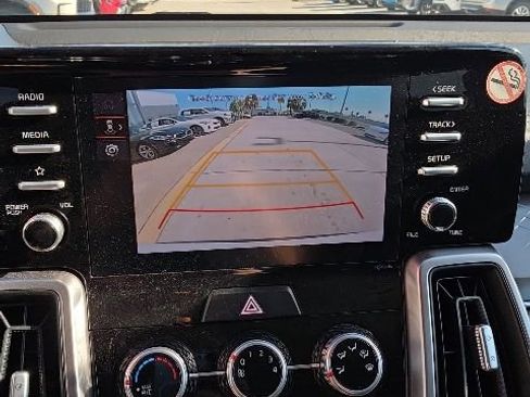Used 2023 Kia Sorento LX FWD image 19
