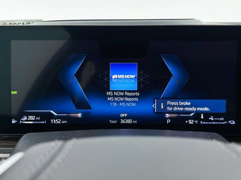 Used 2024 BMW X5 xDrive50e AWD/4WD image 6
