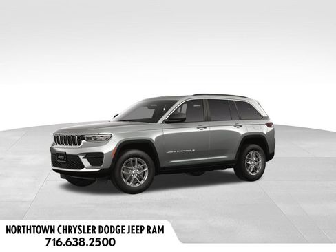 New 2025 Jeep Grand Cherokee 4WD image 2