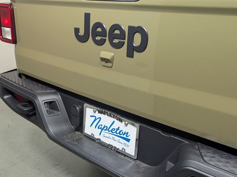 New 2026 Jeep Gladiator Sport image 9