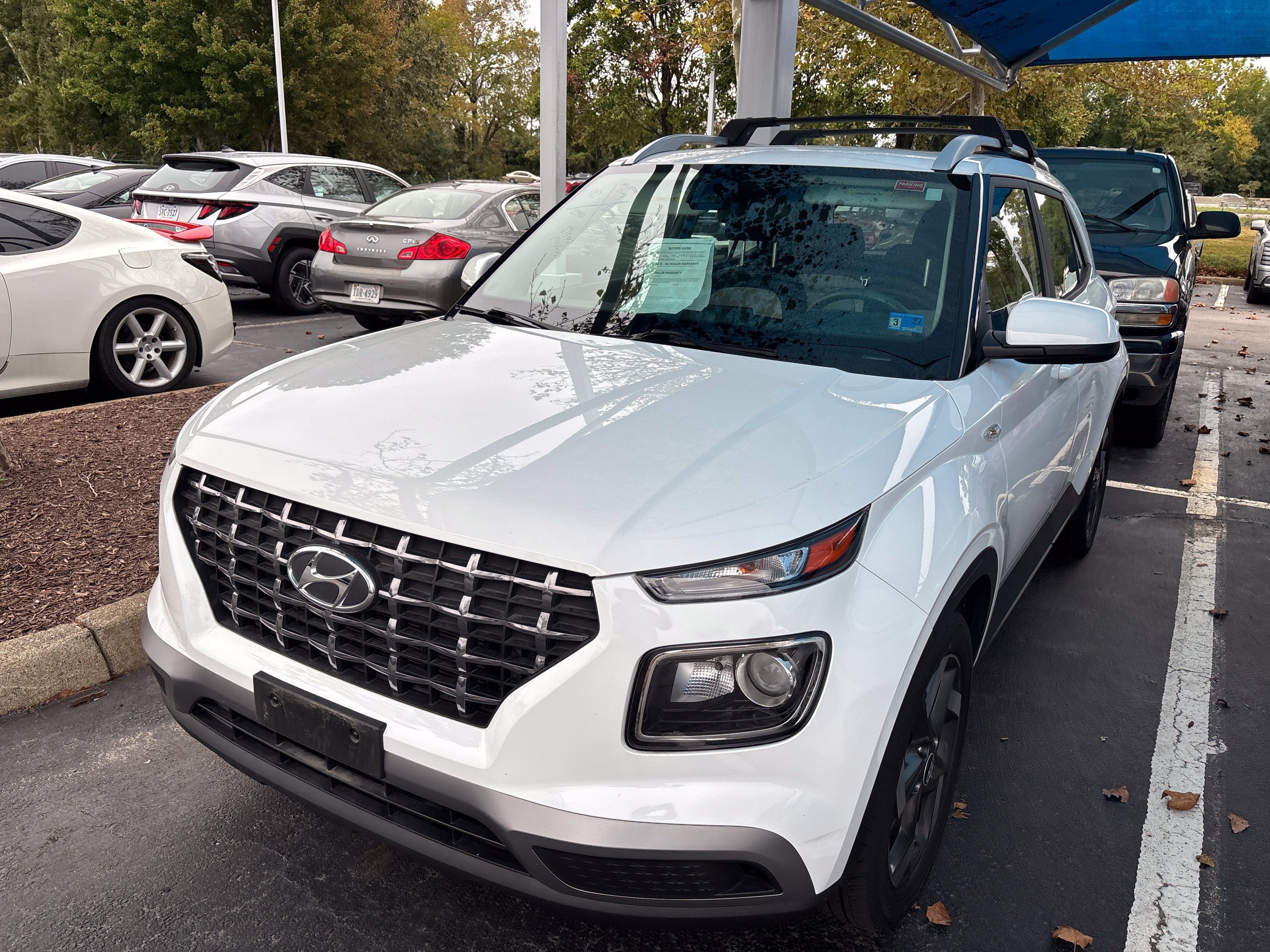 Used 2024 Hyundai Venue SEL FWD image 3