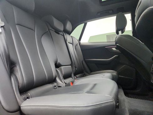 Used 2019 Audi Q8 Premium Plus w/ Premium Plus AWD/4WD image 28