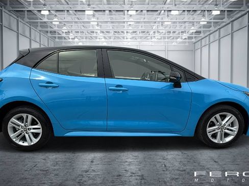 Used 2022 Toyota Corolla SE w/ SE Preferred Package FWD image 6