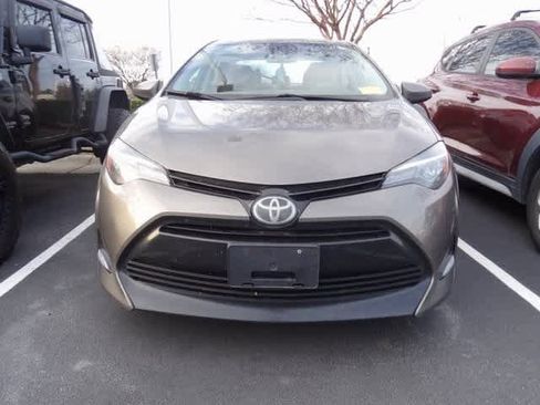 Used 2018 Toyota Corolla L image 2
