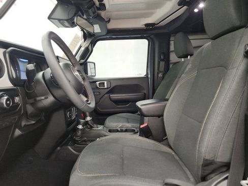 Used 2024 Jeep Wrangler Sport S image 12