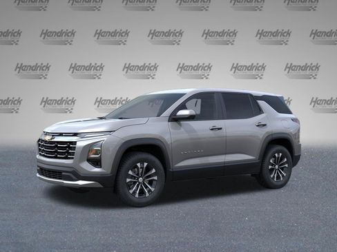 New 2026 Chevrolet Equinox LT w/ Convenience Package II FWD image 3