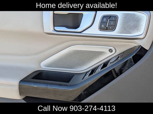 Used 2023 Ford Explorer Platinum w/ Technology Package AWD/4WD image 25