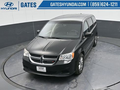 Used 2016 Dodge Grand Caravan SE image 42