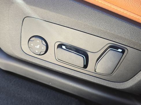 Used 2024 BMW X3 M40i w/ Premium Package image 12