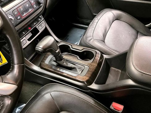 Used 2016 GMC Canyon SLT w/ Driver Alert Package image 19