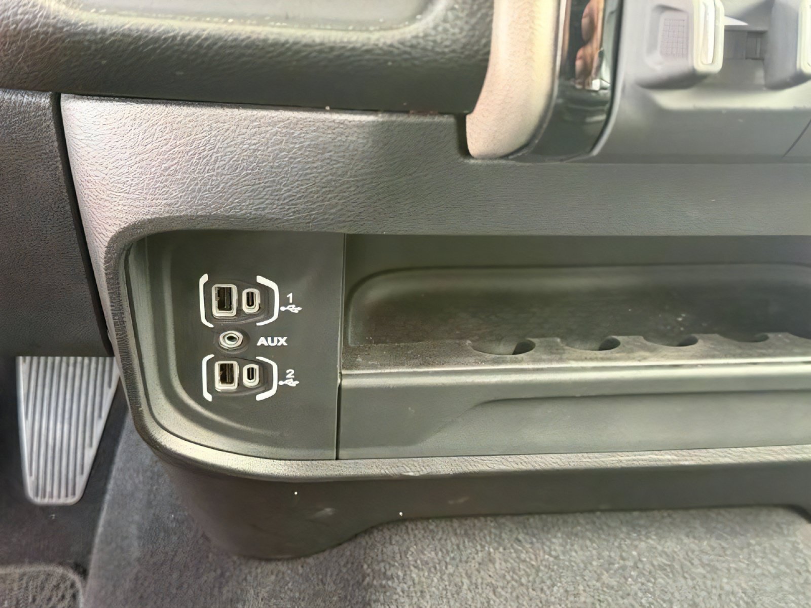 Used 2024 RAM 2500 Laramie AWD/4WD image 30