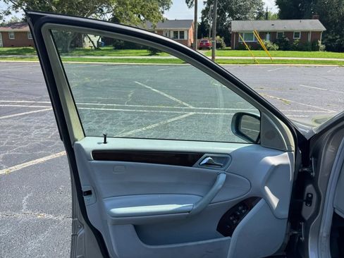 Used 2004 Mercedes-Benz C 240 Sedan image 19