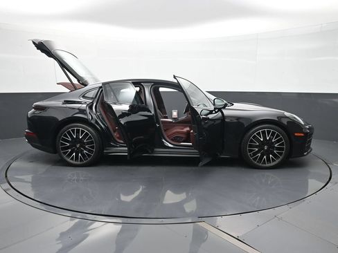 Certified 2025 Porsche Panamera 4 AWD/4WD image 34