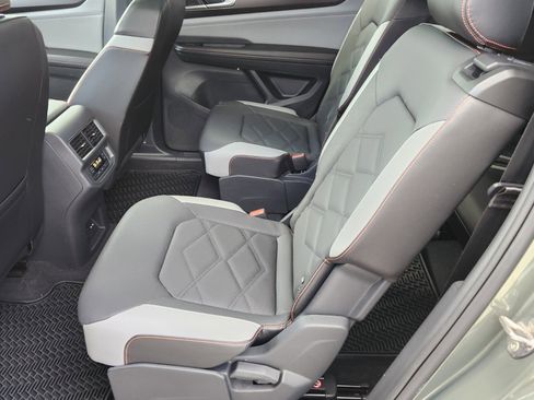 Used 2024 Volkswagen Atlas Peak Edition SEL image 5