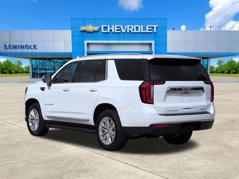 Used 2024 GMC Yukon SLT image 3