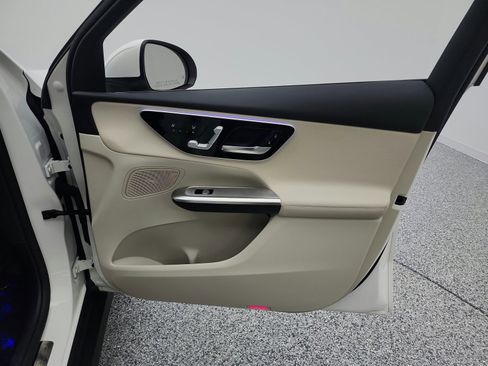 Certified 2025 Mercedes-Benz GLC 300 image 34