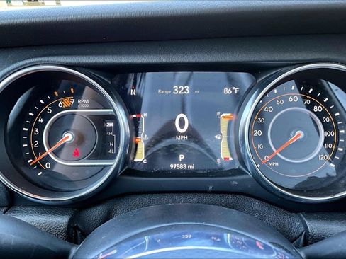 Certified 2019 Jeep Wrangler Unlimited Sahara AWD/4WD image 8