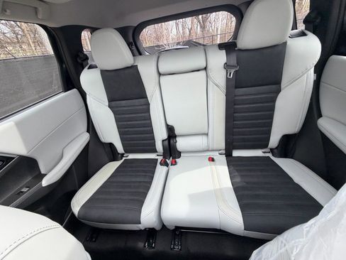 New 2026 Mitsubishi Outlander SE image 35