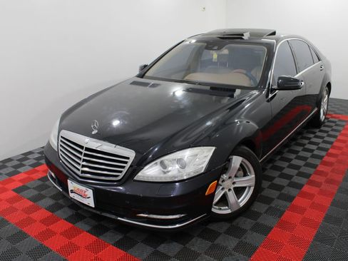 Used 2010 Mercedes-Benz S 550 4MATIC image 3