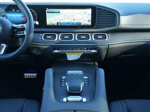 New 2026 Mercedes-Benz GLS 450 4MATIC image 28