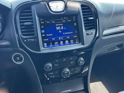 Used 2016 Chrysler 300 S w/ 300S Premium Group RWD image 4