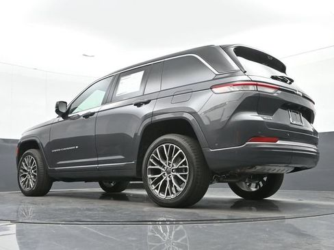 Used 2026 Jeep Grand Cherokee Summit AWD/4WD image 37