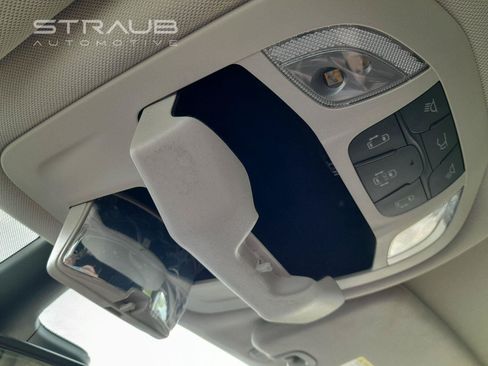 Used 2023 Chrysler Voyager LX FWD image 28
