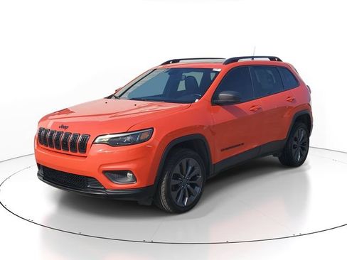 Used 2021 Jeep Cherokee Latitude AWD/4WD image 2