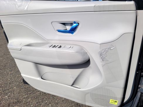 New 2026 Hyundai Kona SEL Premium FWD image 16
