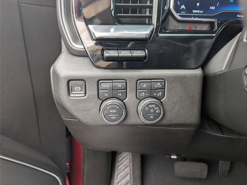 Used 2025 Chevrolet Silverado 1500 LTZ w/ Technology Package image 28