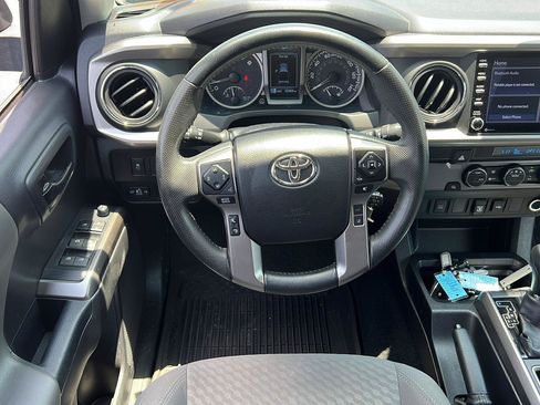 Used 2022 Toyota Tacoma SR5 RWD image 7