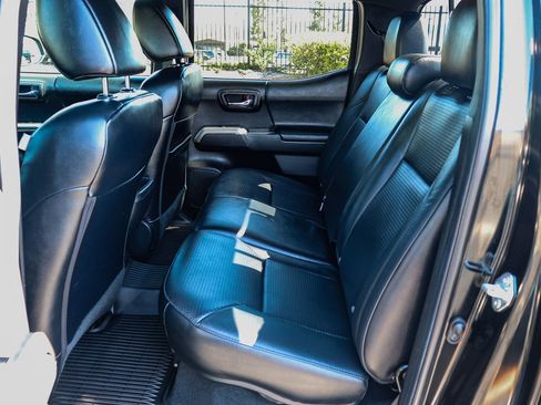 Used 2022 Toyota Tacoma Limited w/ Nightshade Package AWD/4WD image 21