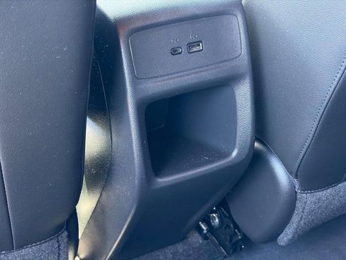Used 2025 Buick Envista Sport Touring w/ Convenience I Package FWD image 11