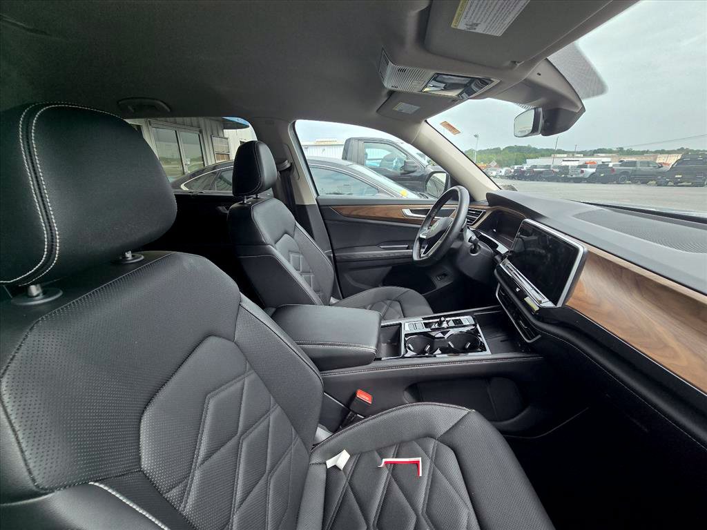 Used 2025 Volkswagen Atlas SE AWD/4WD image 8
