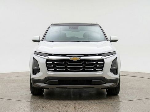 Used 2025 Chevrolet Equinox LT FWD image 2