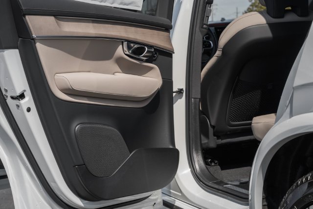 New 2026 Volvo XC90 T8 Plus w/ Protection Package Premier AWD/4WD image 37