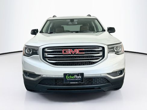 Used 2017 GMC Acadia SLT AWD/4WD image 2