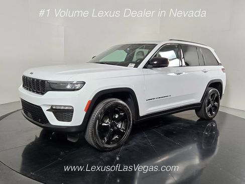 Used 2024 Jeep Grand Cherokee Limited w/ Luxury Tech Group II AWD/4WD image 2