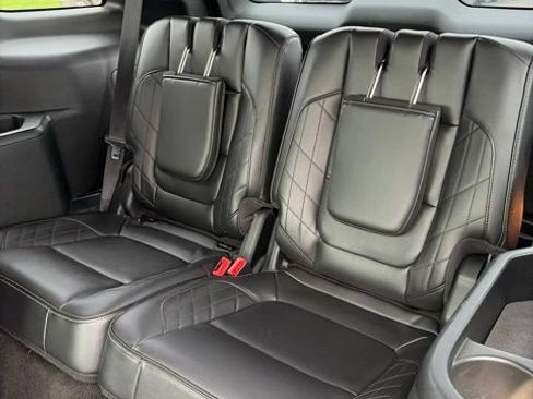 Used 2019 Ford Explorer Platinum AWD/4WD image 22