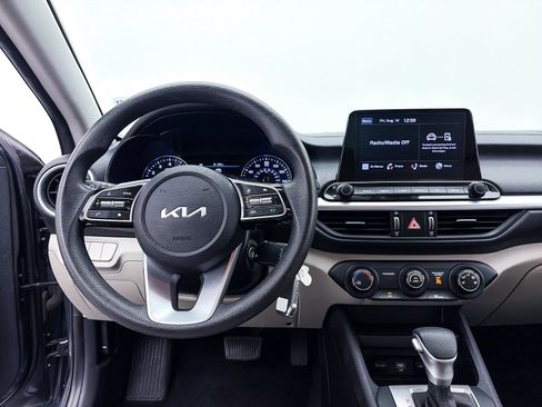 Certified 2023 Kia Forte LXS w/ LXS Technology Package FWD image 3