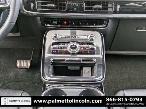 Used 2022 Lincoln Nautilus FWD w/ Premium Package image 20