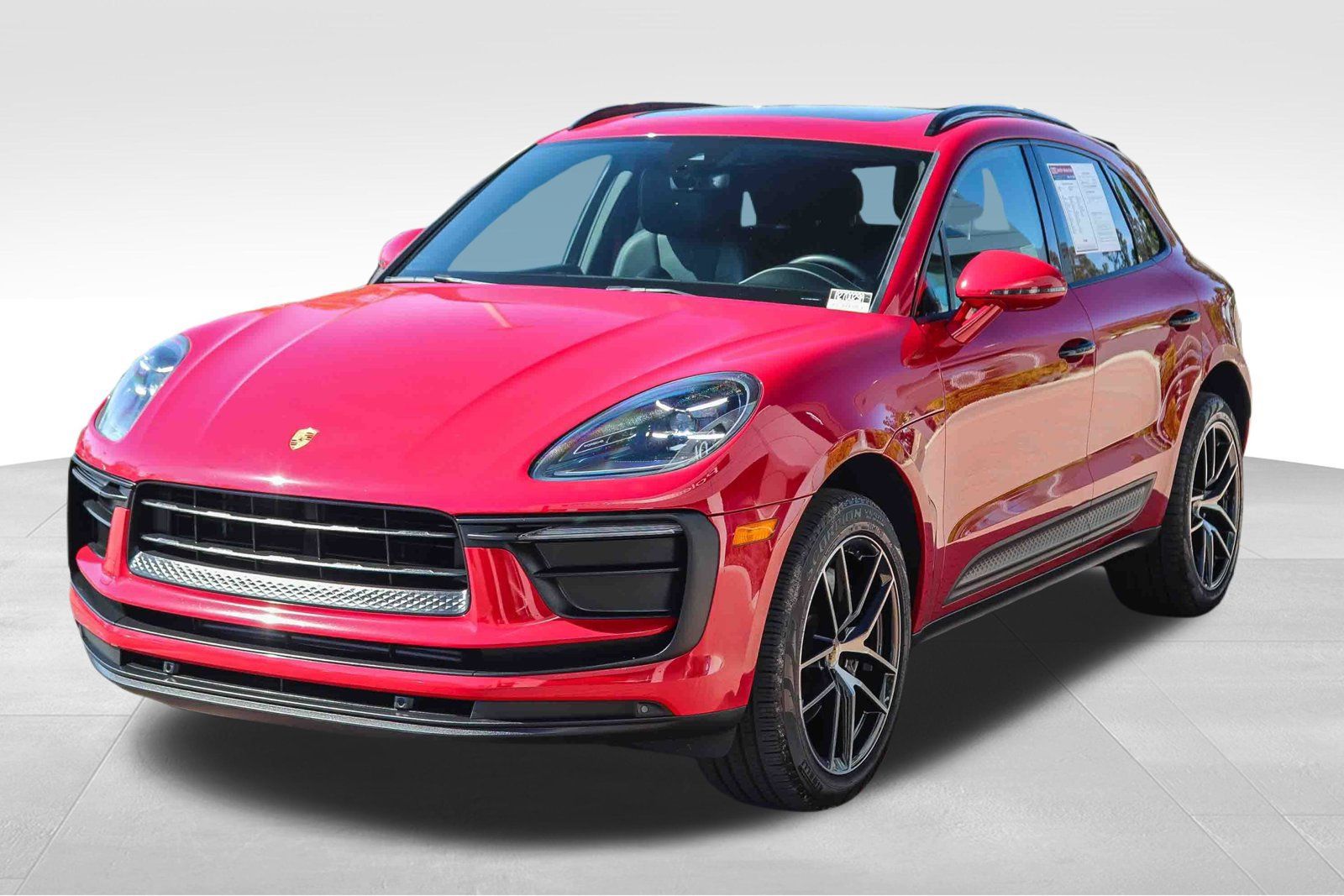 Used 2022 Porsche Macan AWD/4WD image 3
