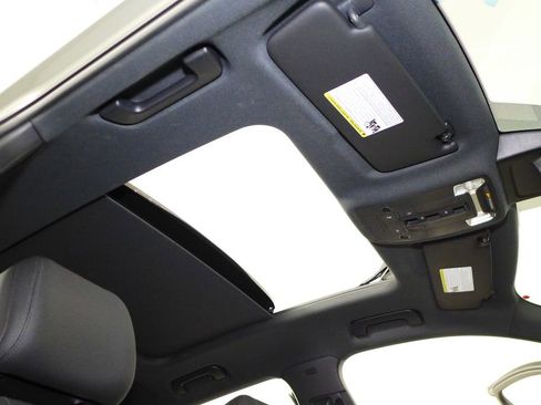 Used 2022 Audi Q3 2.0T Premium w/ Convenience Package image 18