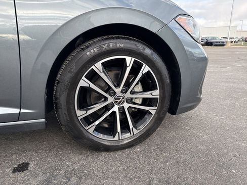 Used 2024 Volkswagen Jetta Sport image 9