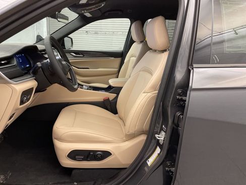 New 2026 Jeep Grand Cherokee Limited image 15